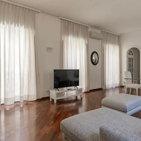 La Dolce - Elegant Retreat In The Heart Of